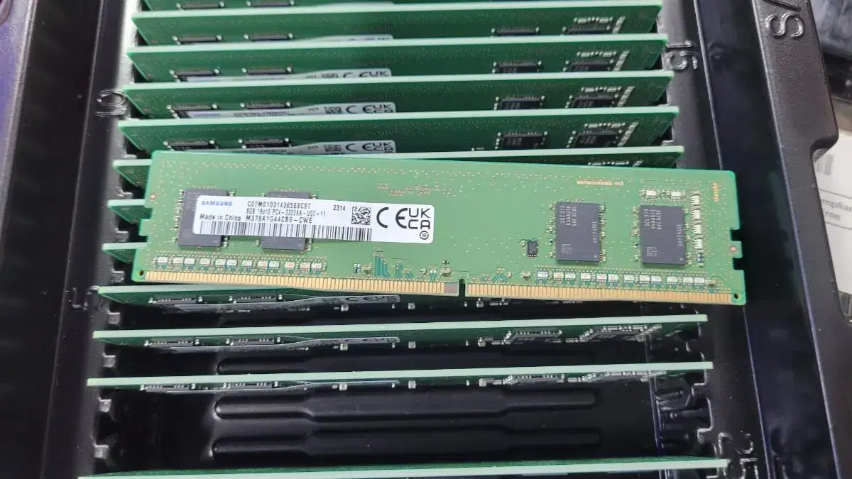 부산 삼성  DDR4 3200AA   8G 단면램  미사용 새제품